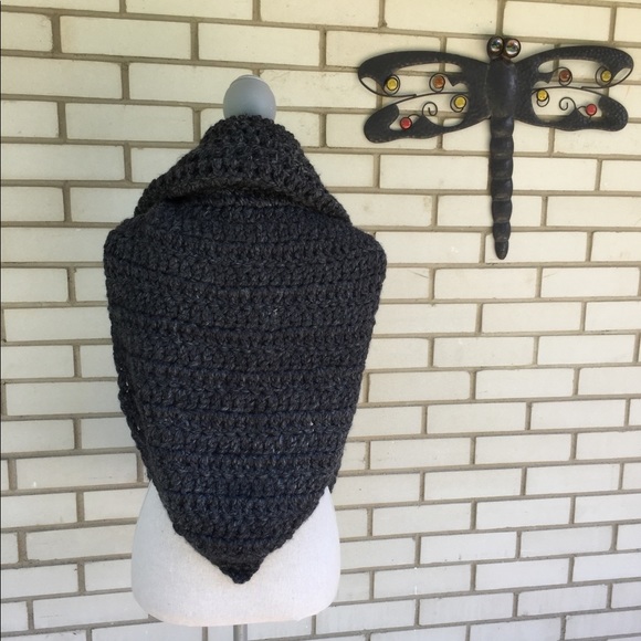 Hand made poncho - Picture 2 of 4